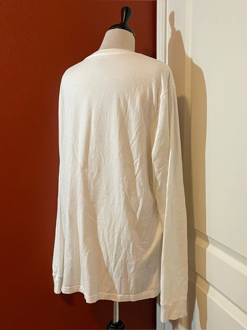 J Crew Men’s White Long Sleeve Pointer Dog Crewneck‎ Lightweight Cotton Shirt